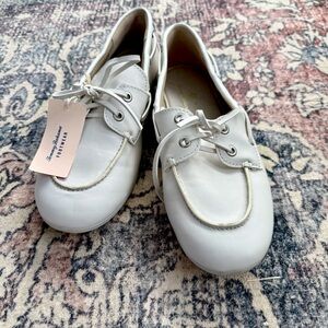 Women’s Tommy Bahama White Boat Shoes size 9, New with Tags